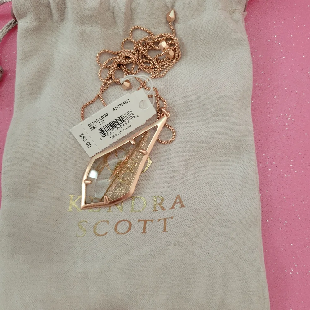 KENDRA SCOTT Elegant Gold Pendant Necklace - Picture 2 of 3